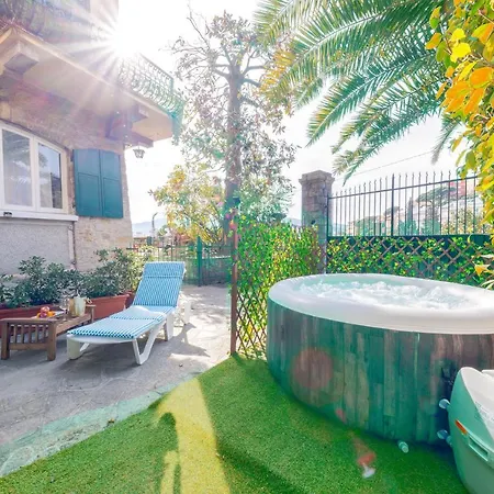 Terrazza • Con Piscina Idromassaggio Parcheggio Gratis • Giardino • Wi-fi * Rapallo
